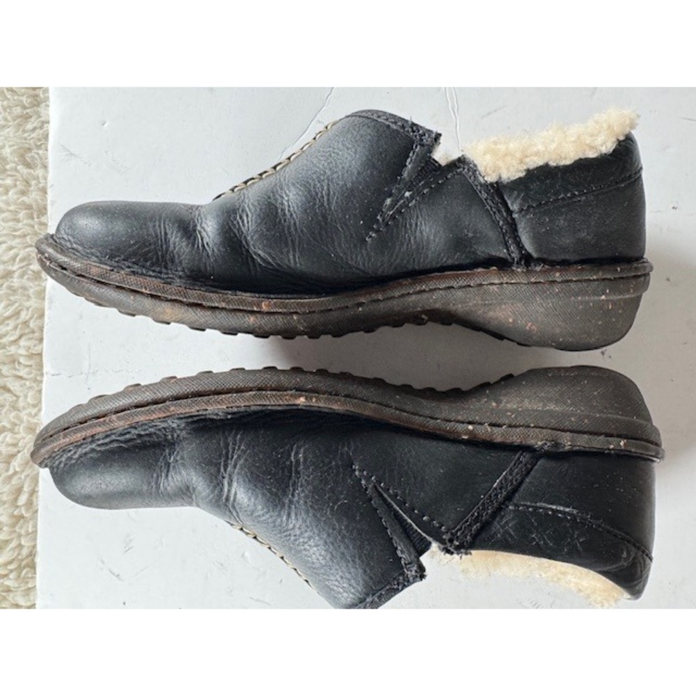 UGG Black Leather Shearling Lined Clogs Mule Shoes Womens Size 7 - Picture 13 of 15